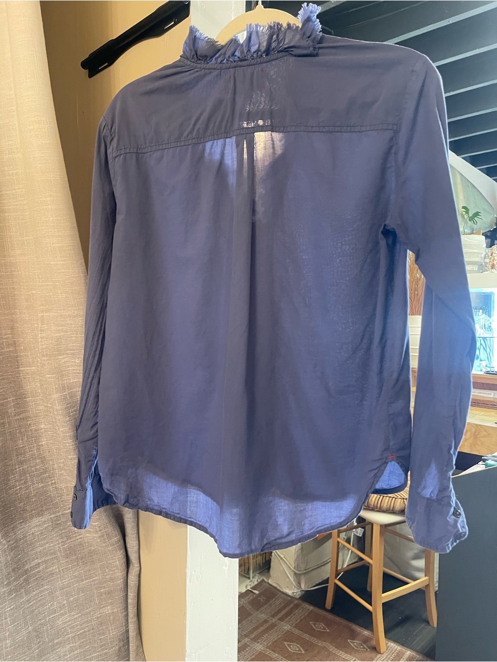 Xirena Women’s Blue Ruffled Button-Front Top - Picture 6 of 10